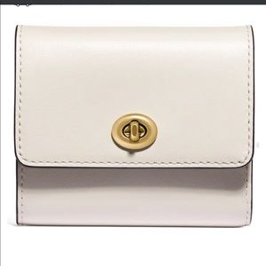 Coach turnlock wallet NEW